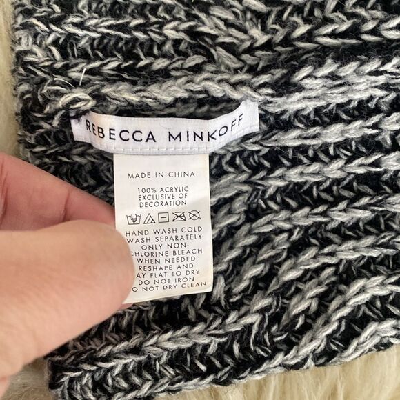 Rebecca Minkoff OS Marled Black Gray Knit Beanie Hat Pom Pom Good Conditionion - Picture 3 of 4